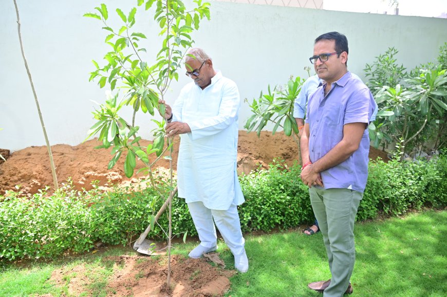 शिक्षा मंत्री दिलावर ने लगाया पौधा,एक पेड़ देश के नाम अभियान मे रोज लगाएंगे एक पौधा